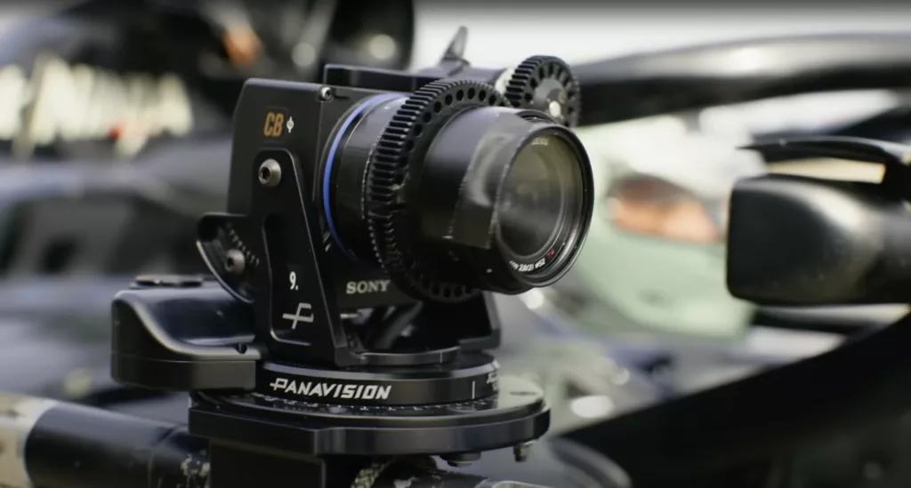 Как специально разработанный компактный корпус Sony и специальная камера Apple для iPhone были использованы для съемки скорости